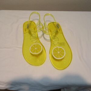 NWOT Transparent Yellow Lemon Fruit Jelly Flat Flops Size 6